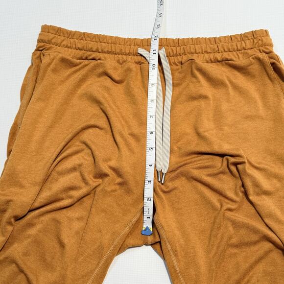 Vuori Jogger Pants Mens Gold Cuffed Sweatpants Drawstring Pockets Athletic - Picture 8 of 11
